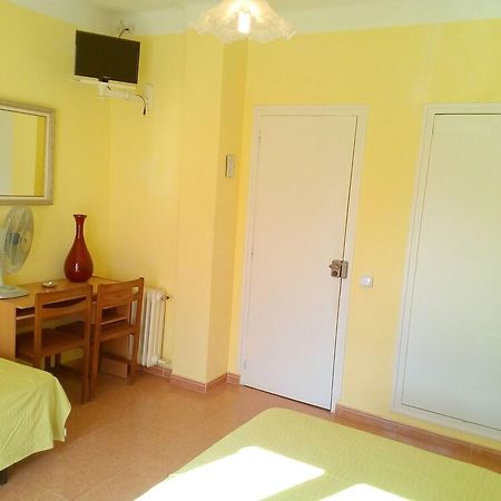 Hostal Lleida Calafell Exterior photo